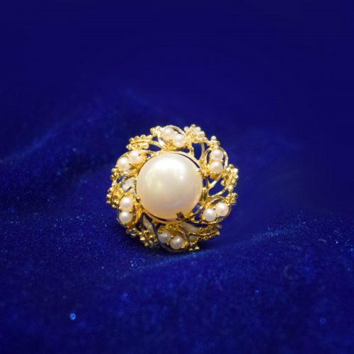 Gorgeous Pearl Finger Ring