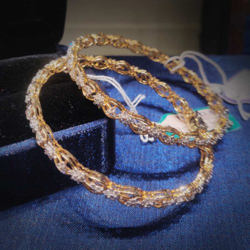 Lovely Floral Diamond Churi