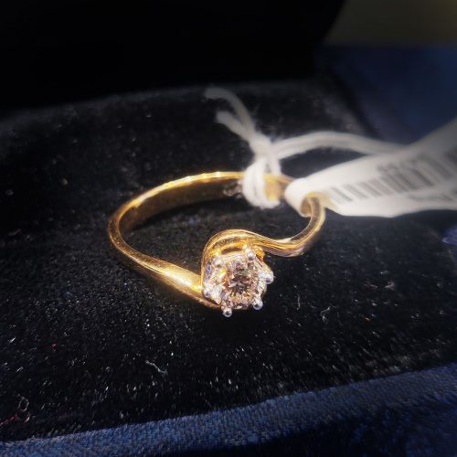 Unique One Stoned Daimond Ring